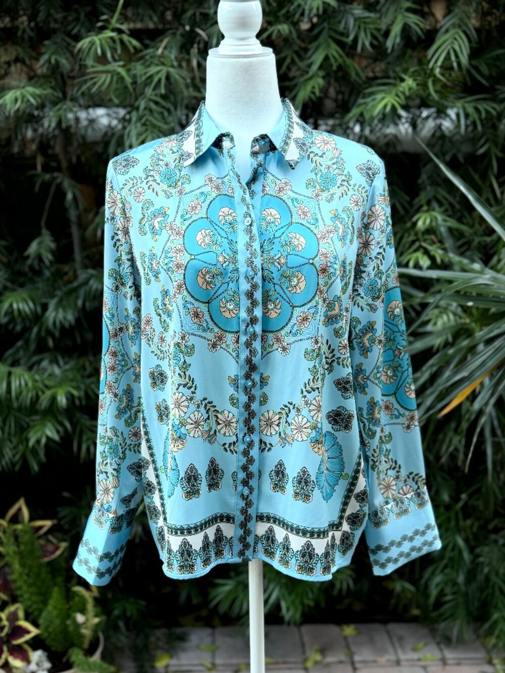 Maison d'Amélie Paris Aqua Floral Medallion Button Front Blouse Size Medium